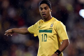 九游体育网页版-科技赋能青少年篮球训练，智能穿戴设备全面普及，智能篮球app