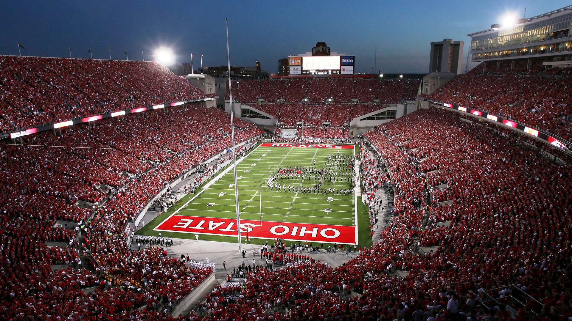 勇士在第四节突然爆发，库里连续投中几记关键远三，带领球队逆转战局！