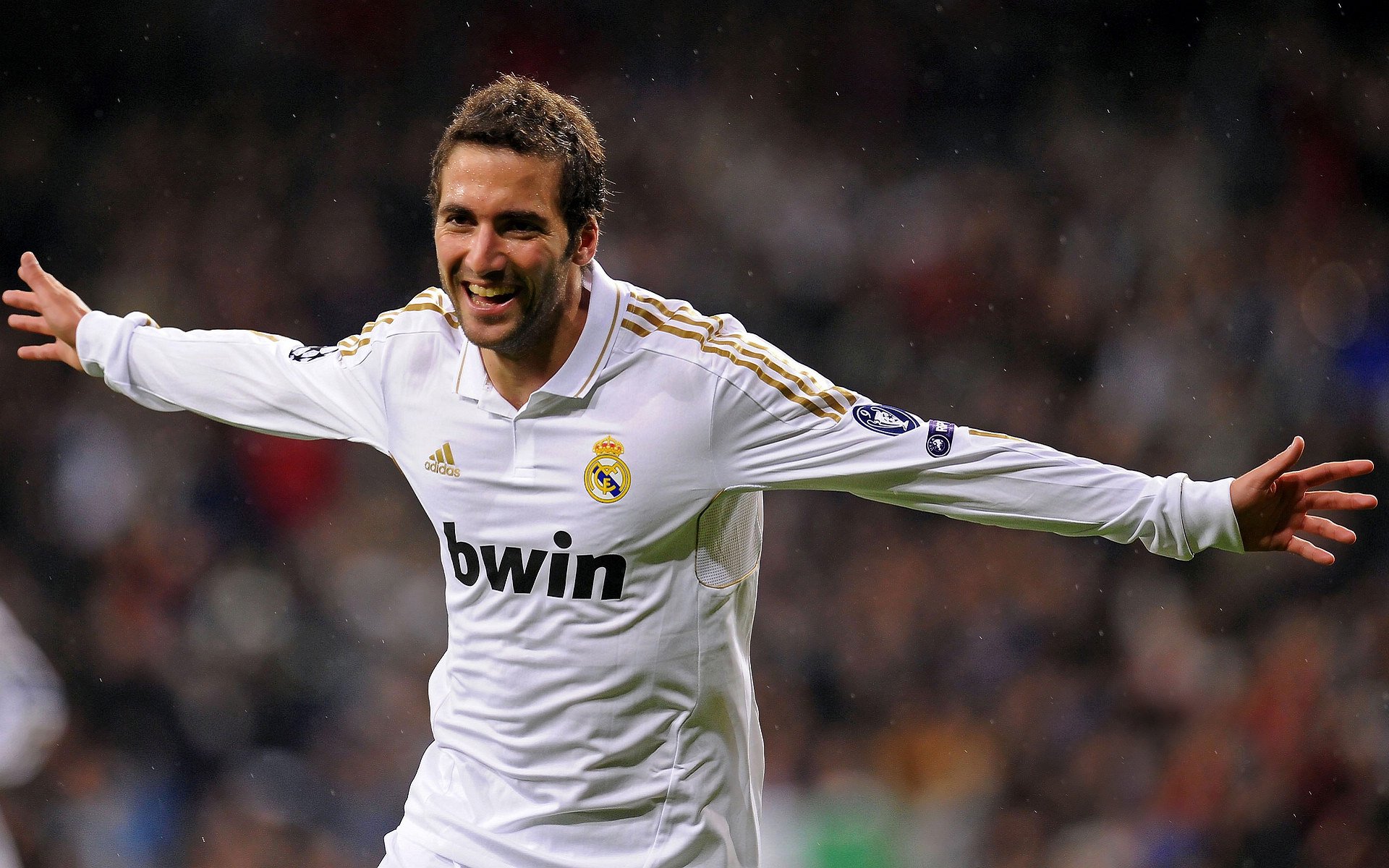 托桑·埃夫布奥姆万在NBA常规赛中贡献稳定，布冯和埃托奥